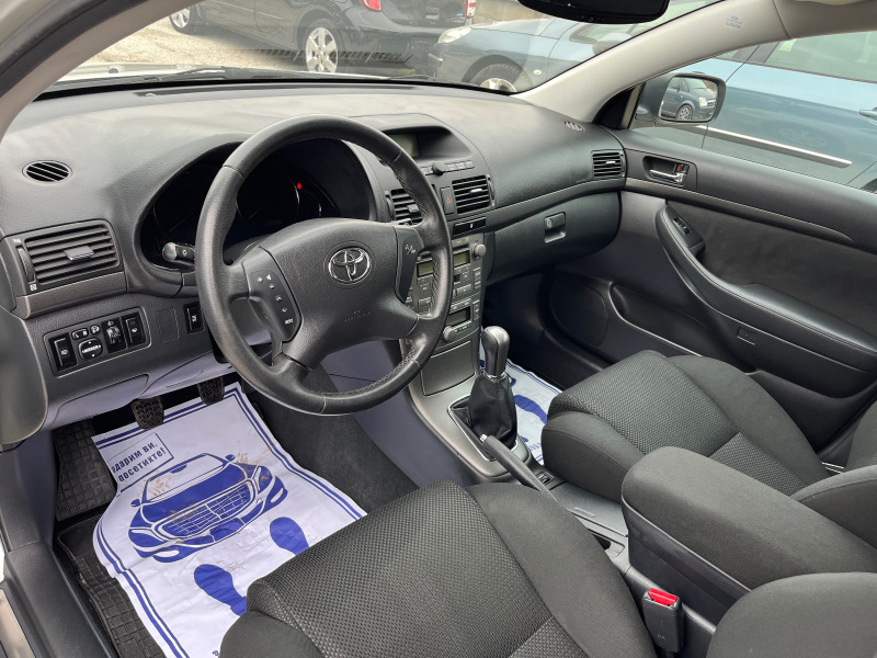 Toyota Avensis 1.8vvti* Климатроник* Подгрев, снимка 9 - Автомобили и джипове - 44097643