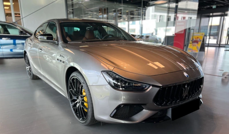 Maserati Ghibli SQ4 = Modena= Nerissimo Package Гаранция, снимка 1 - Автомобили и джипове - 47067571