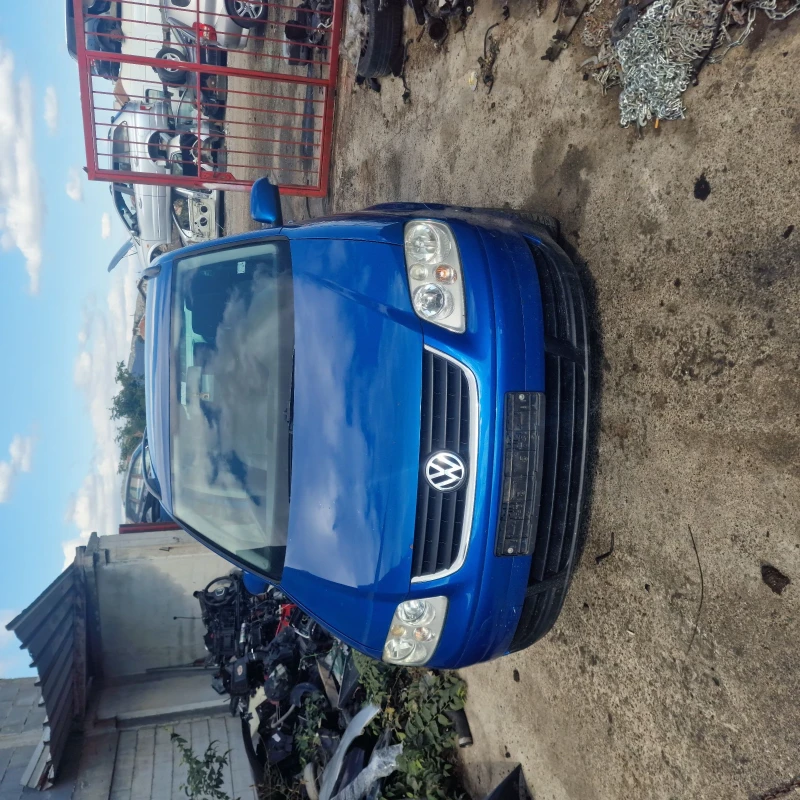 VW Touran 1.6Fsi, снимка 1 - Автомобили и джипове - 48077682