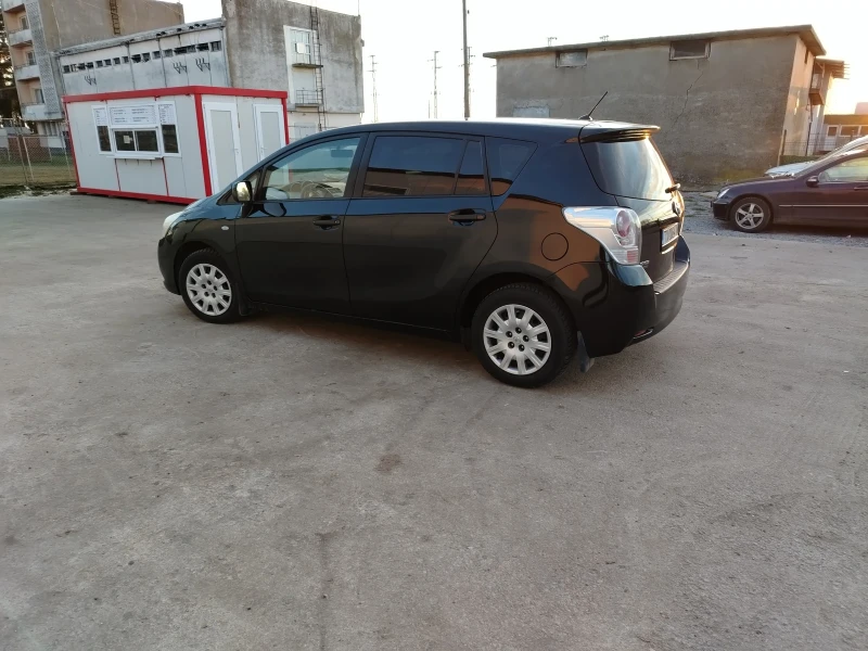 Toyota Verso, снимка 9 - Автомобили и джипове - 49589690