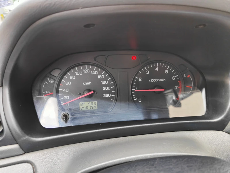 Mitsubishi Space runner, снимка 13 - Автомобили и джипове - 51585555