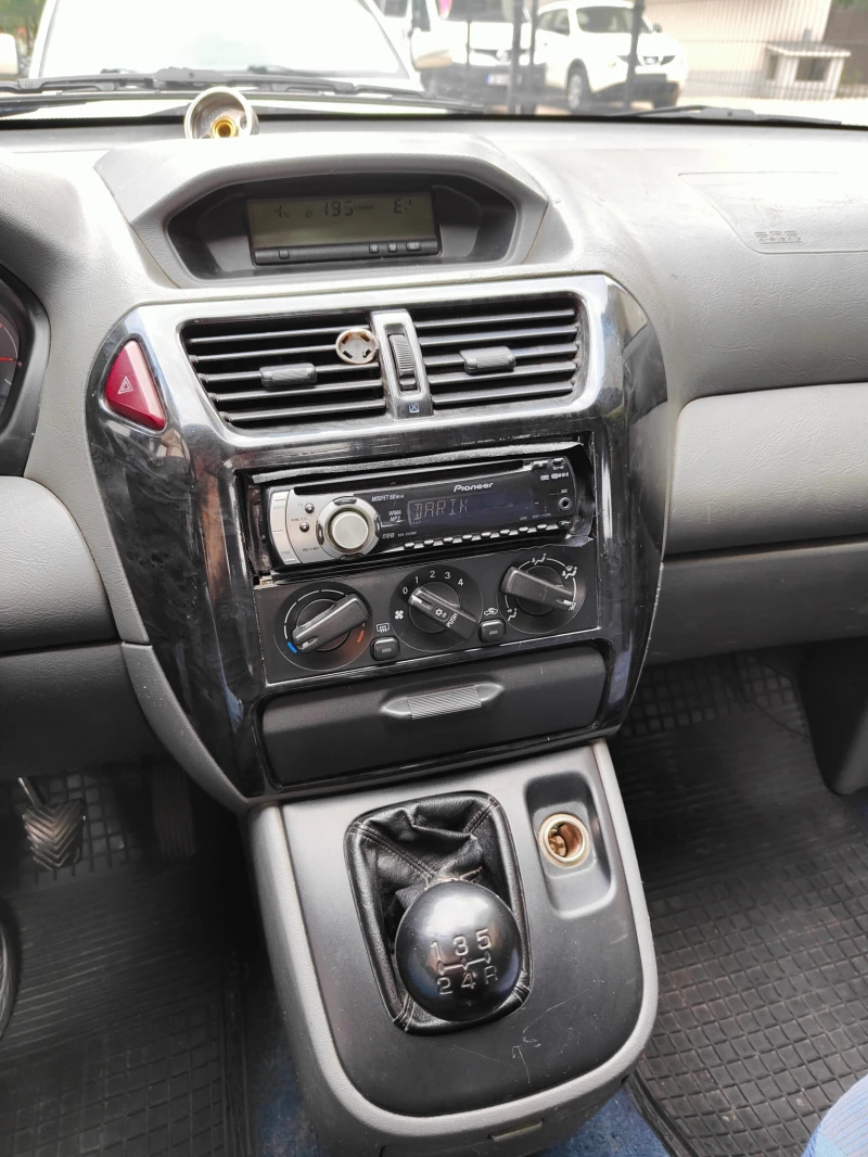 Mitsubishi Space runner, снимка 14 - Автомобили и джипове - 51585555