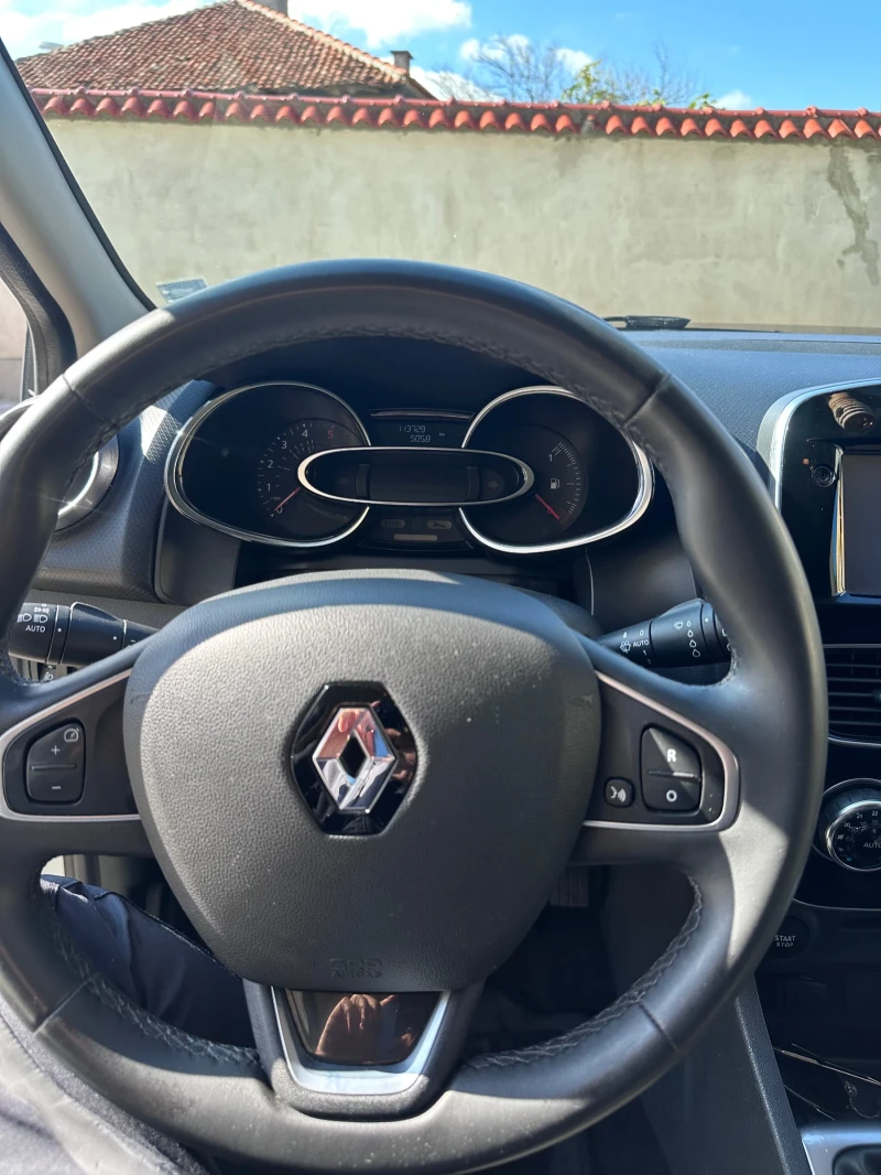 Renault Clio 1.5* DCI* Подгрев* LIMITED* Keyless* Parktronic* , снимка 10 - Автомобили и джипове - 52118204