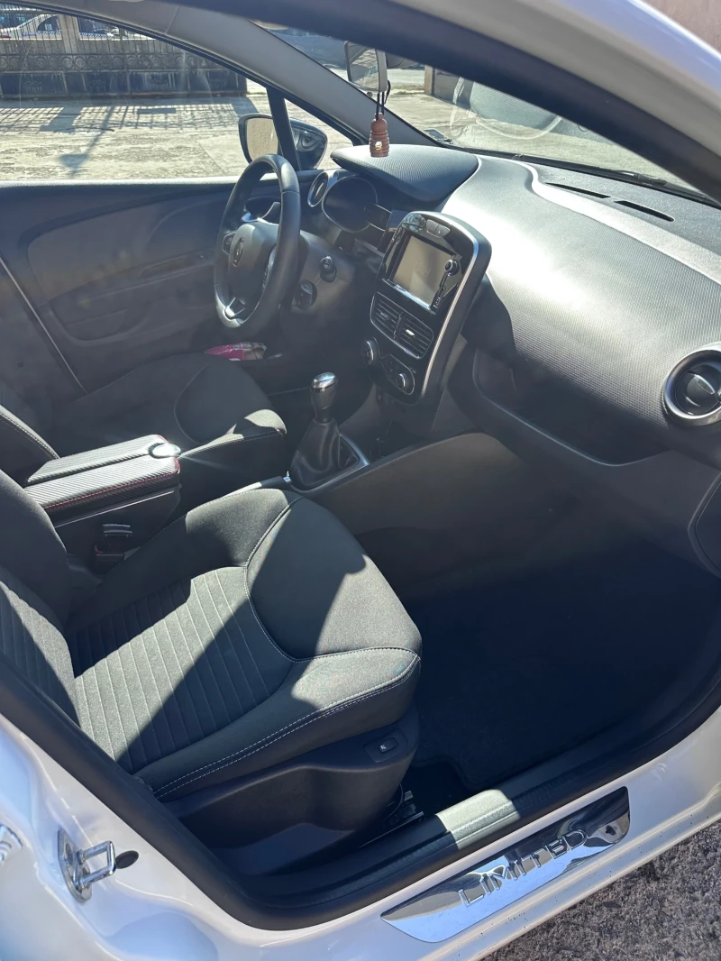 Renault Clio 1.5* DCI* Подгрев* LIMITED* Keyless* Parktronic* , снимка 7 - Автомобили и джипове - 52118204