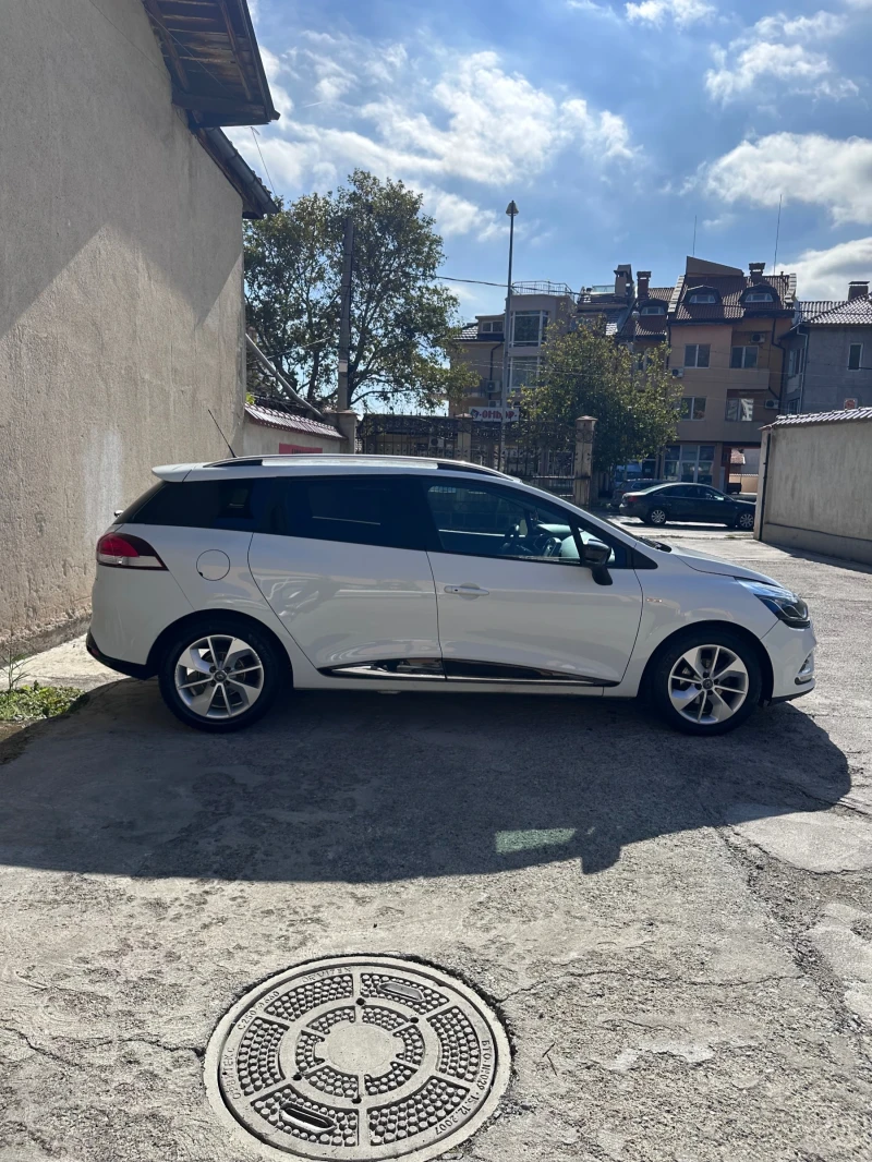Renault Clio 1.5* DCI* Подгрев* LIMITED* Keyless* Parktronic* , снимка 3 - Автомобили и джипове - 52118204