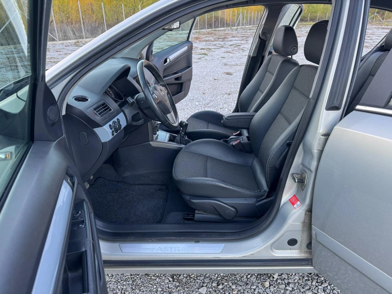 Opel Astra 1.6 i, снимка 11 - Автомобили и джипове - 52579029