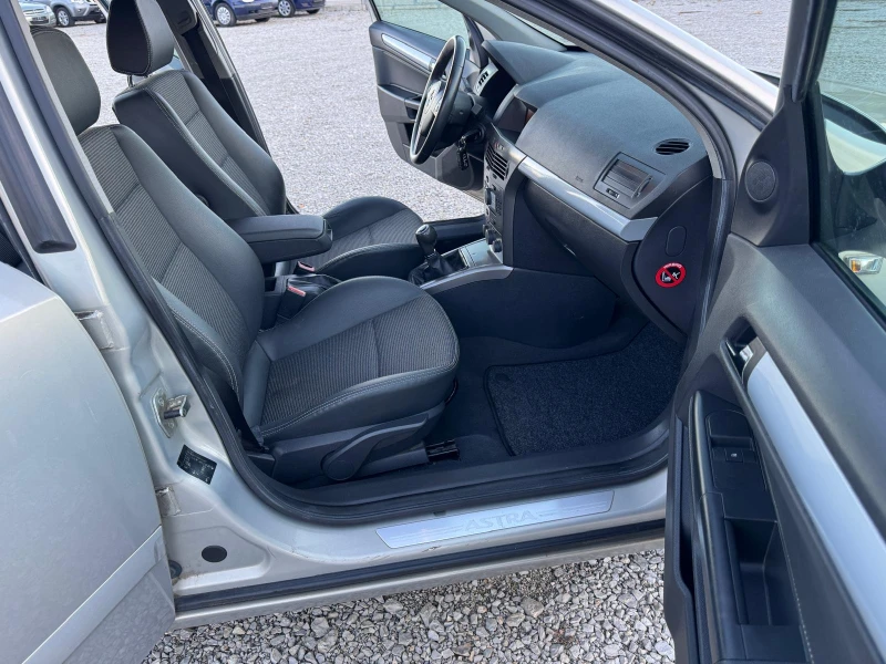 Opel Astra 1.6 i, снимка 8 - Автомобили и джипове - 52579029