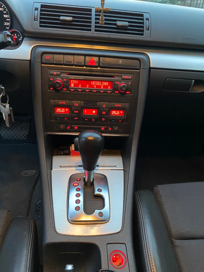 Audi A4, снимка 10 - Автомобили и джипове - 52480159