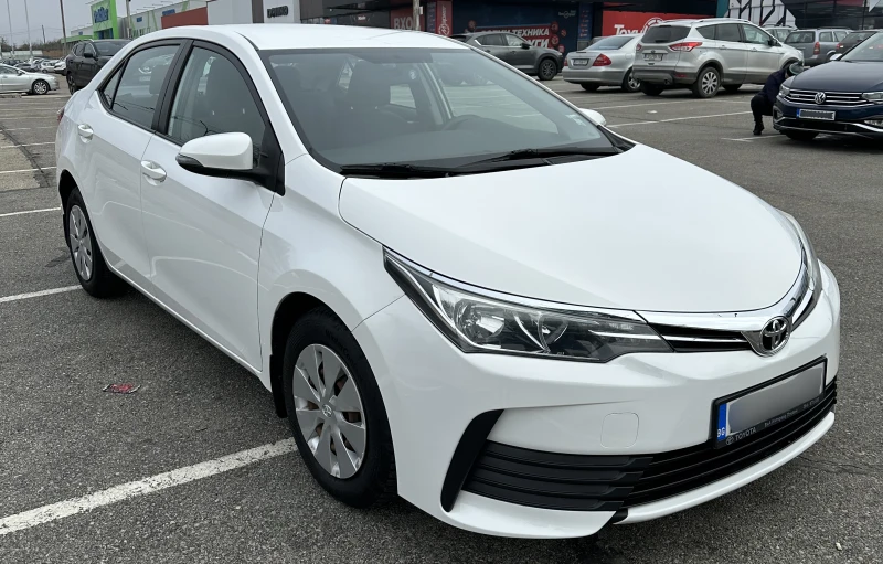 Toyota Corolla 1.6 Седан, снимка 2 - Автомобили и джипове - 52801542