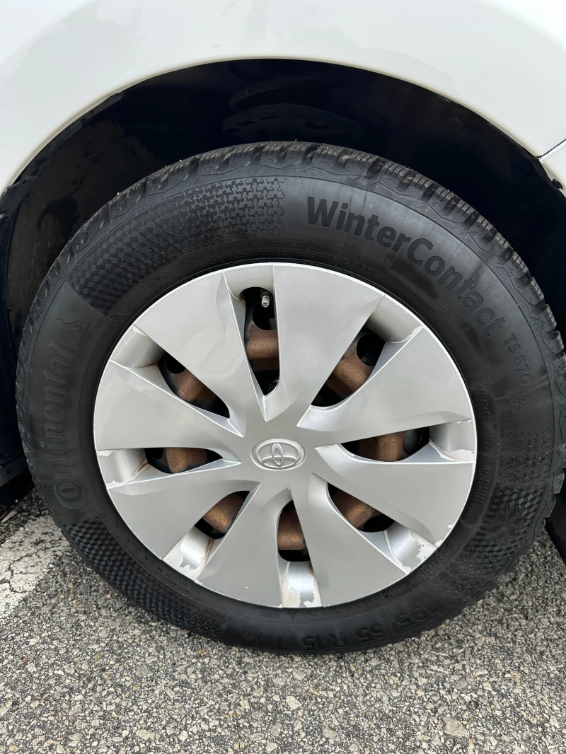 Toyota Corolla 1.6 Седан, снимка 17 - Автомобили и джипове - 52801542