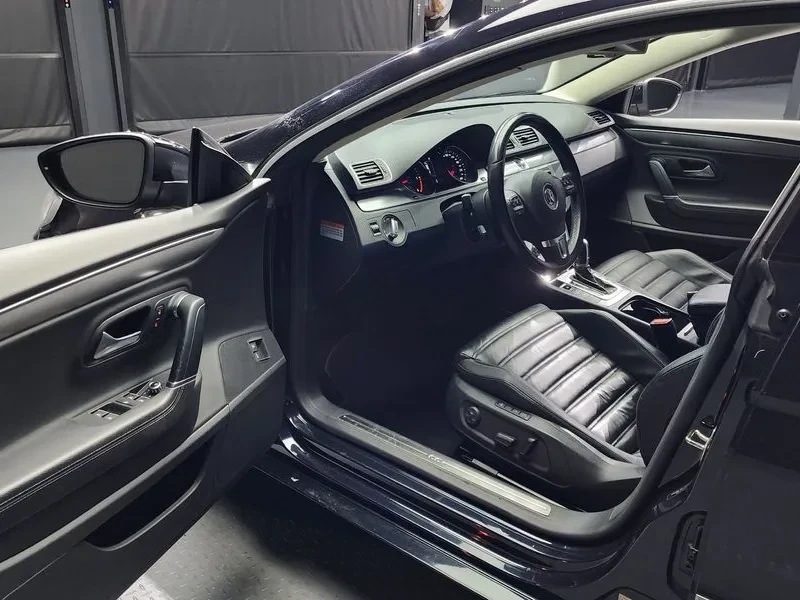 VW CC 2.0 TDI 4Motion, снимка 10 - Автомобили и джипове - 54303475
