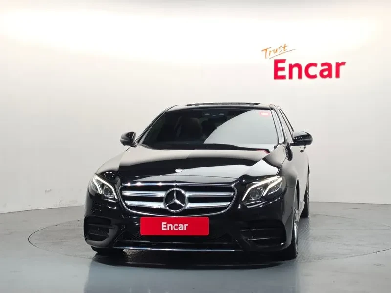 Mercedes-Benz E 300 Amg Line, снимка 3 - Автомобили и джипове - 55137219