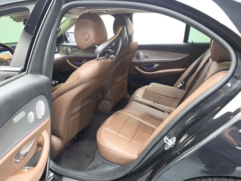 Mercedes-Benz E 300 Amg Line, снимка 11 - Автомобили и джипове - 55137219