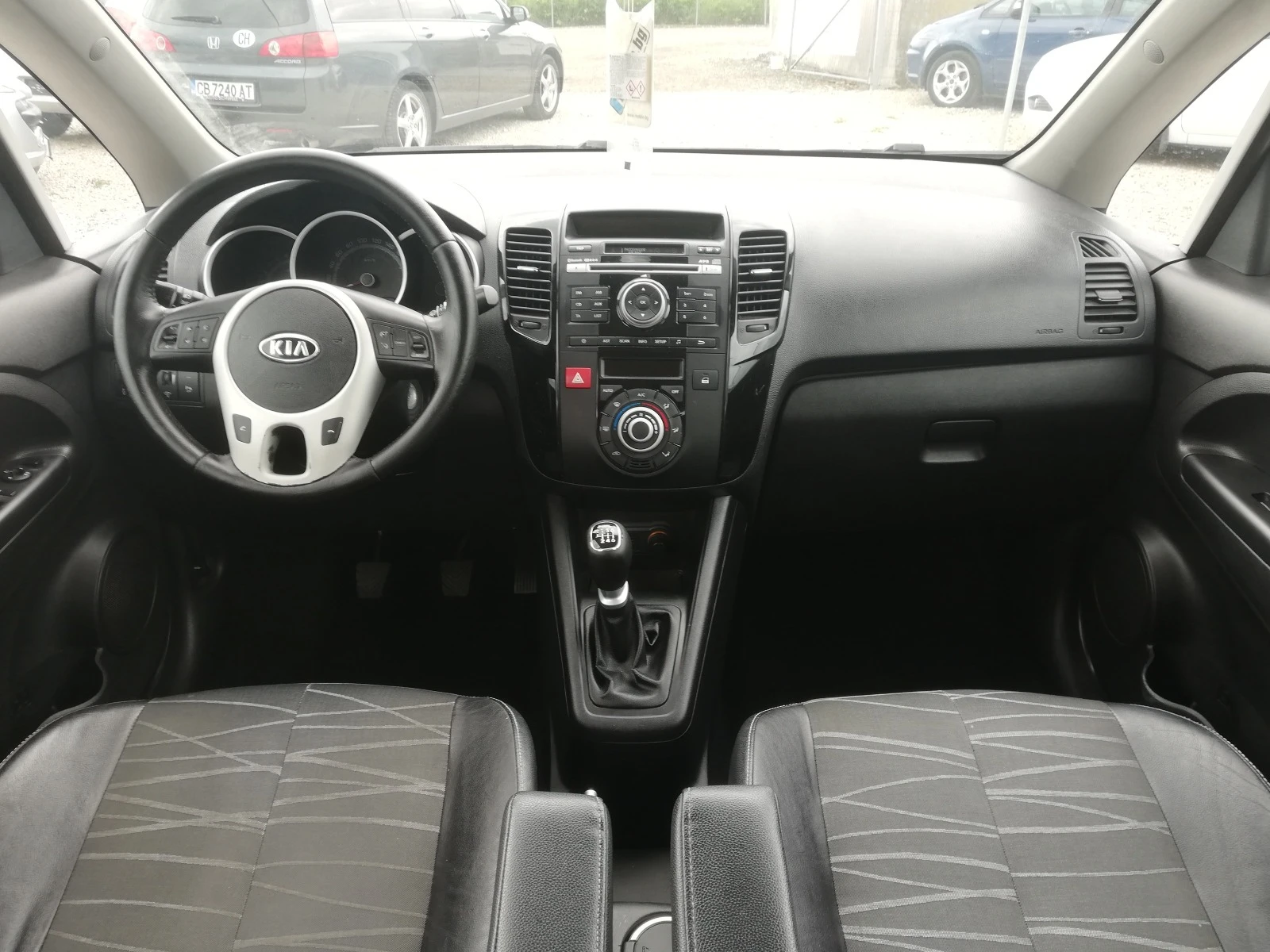 Kia Venga 1.6 16V/Swiss/Premium/6 ск. | Mobile.bg — изображение 14