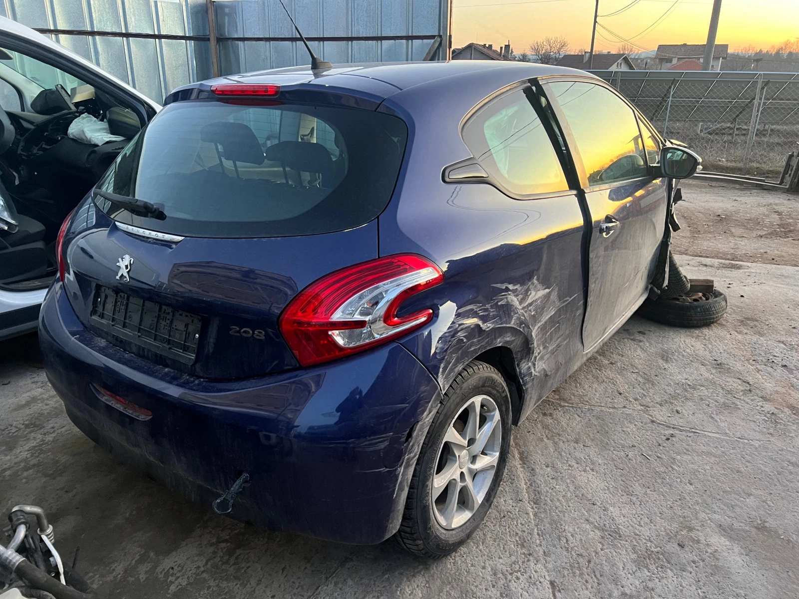 Peugeot 208 1.2i - изображение 2