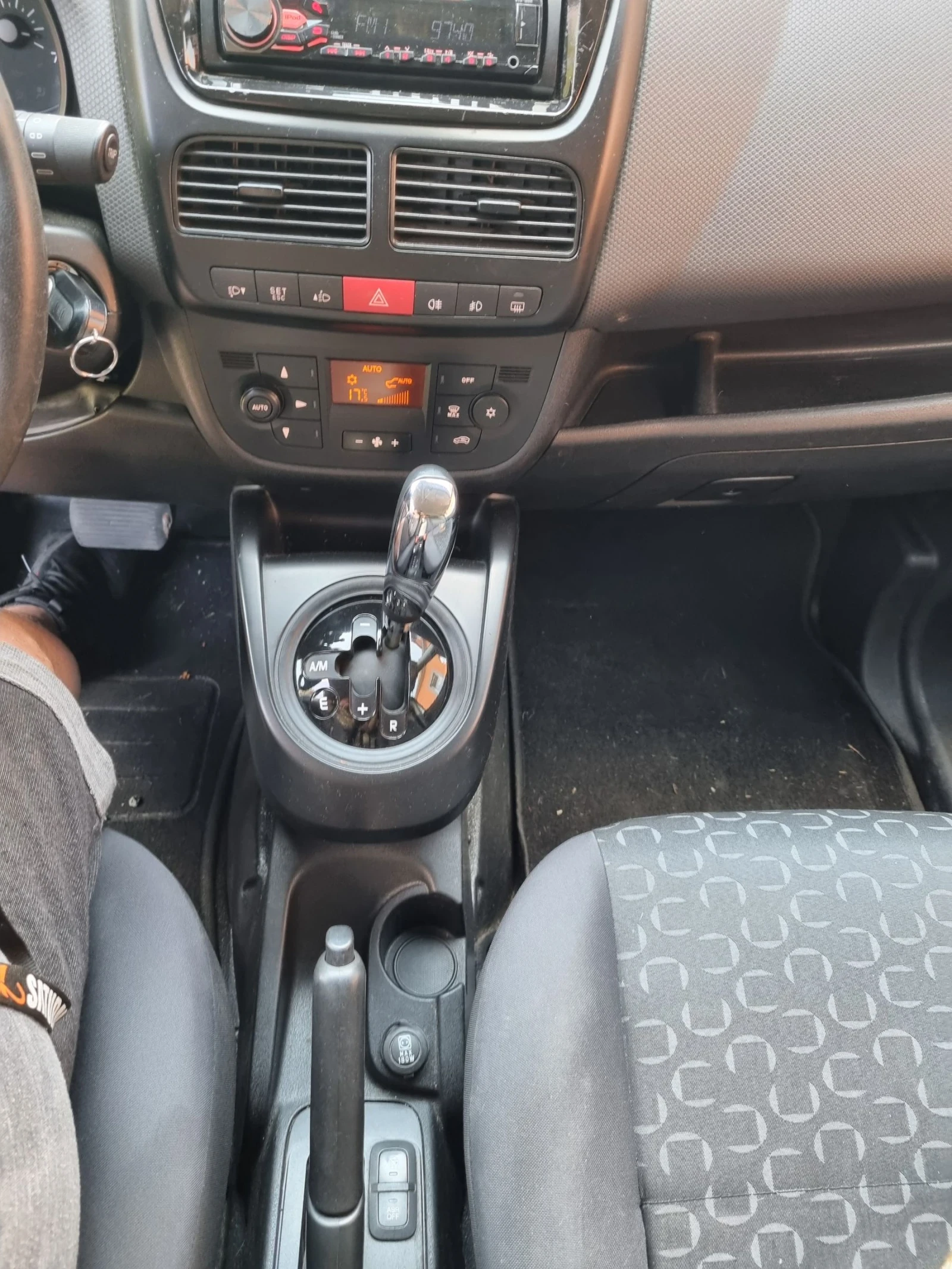 Fiat Doblo 1.6JTD 90коня Атоматик Климатроник  - изображение 9