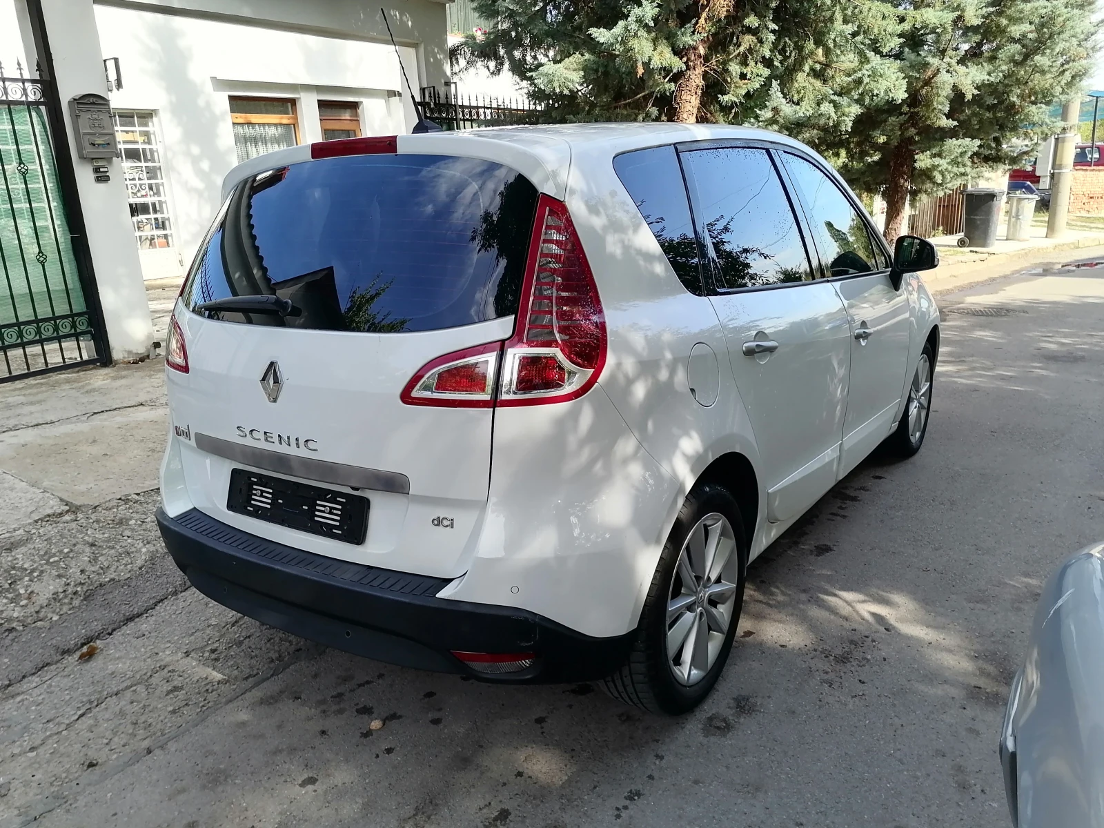 Renault Scenic 1.5 dci 110k XMOD - изображение 7