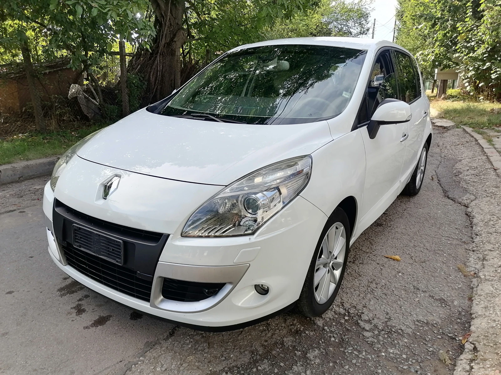 Renault Scenic 1.5 dci 110k XMOD - изображение 3