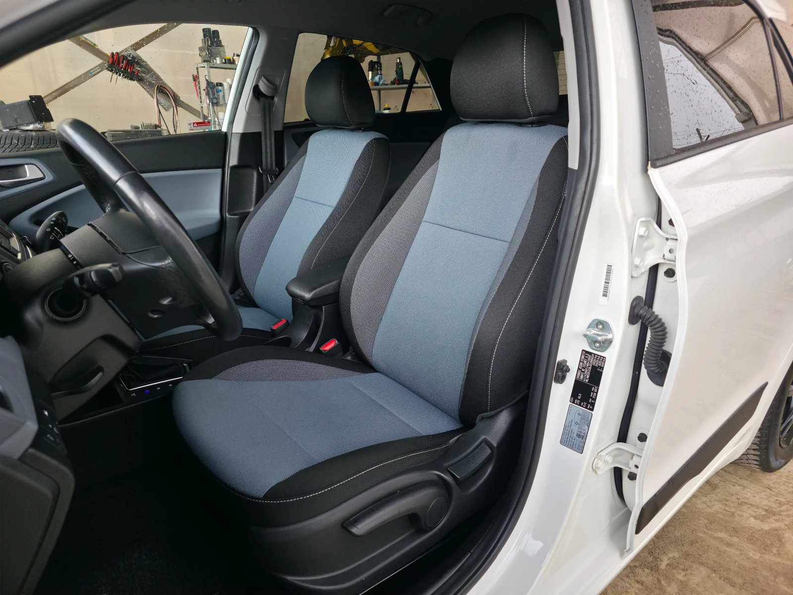 Hyundai I20 1.4i Automatik Euro6b, снимка 10 - Автомобили и джипове - 53727179