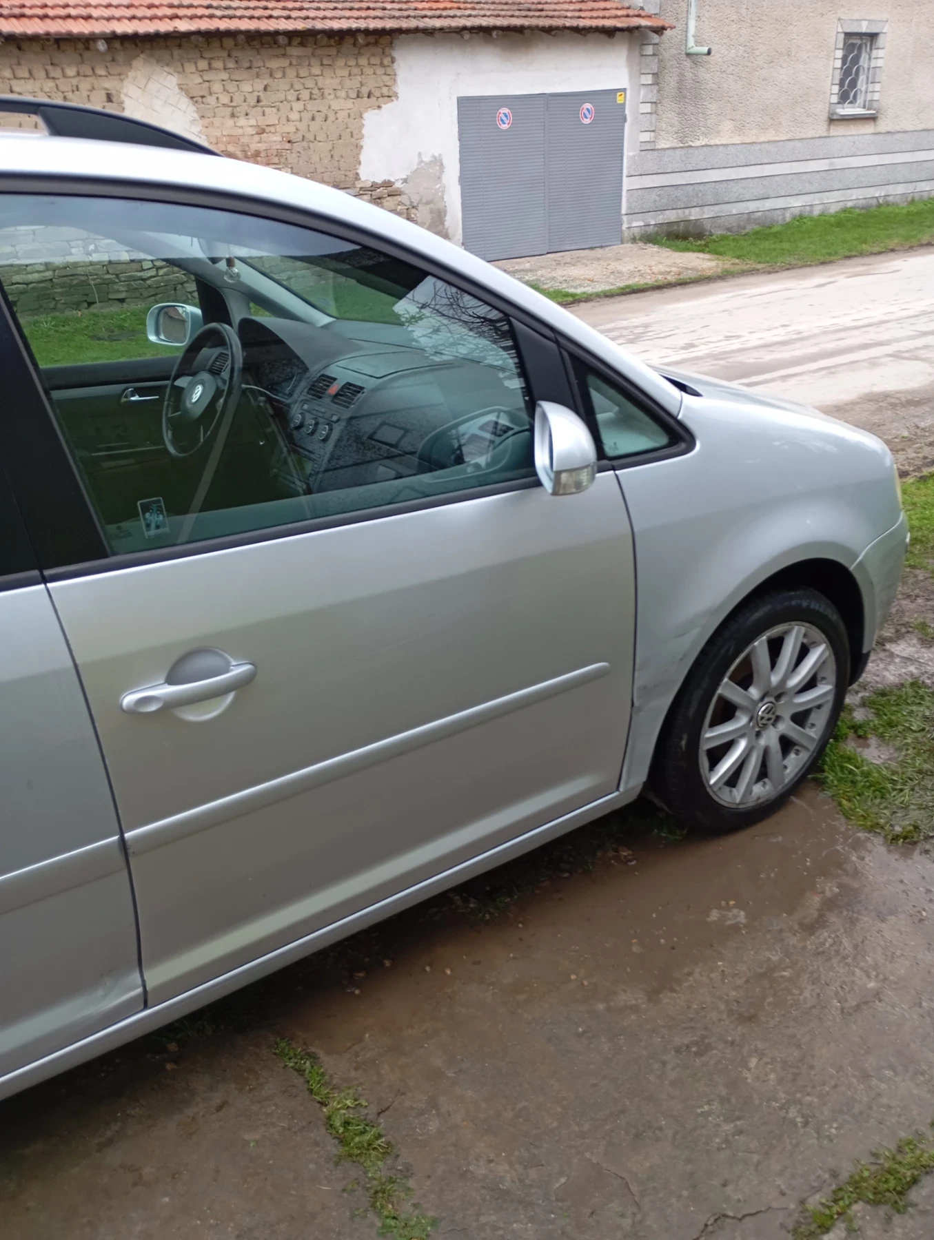 VW Touran, снимка 4 - Автомобили и джипове - 53933993