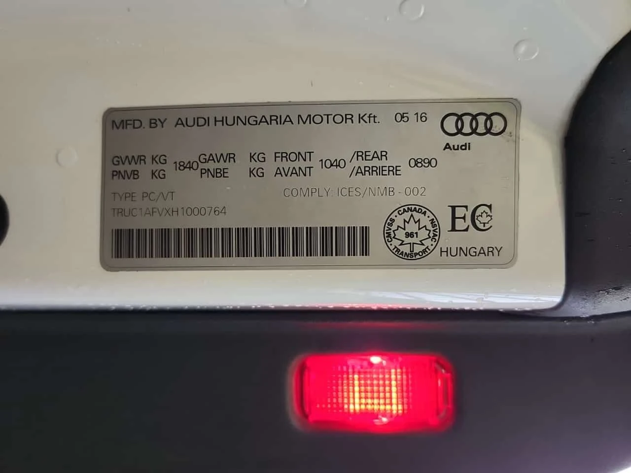 Audi Tt * 2.0T * CARFAX * ЦЕНА ДО БГ, снимка 15 - Автомобили и джипове - 54215998
