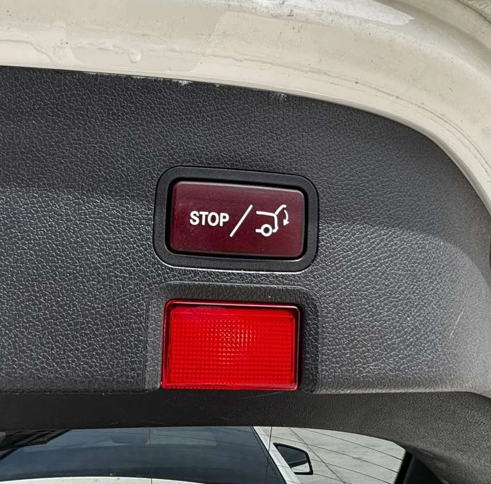 Mercedes-Benz 220 CLA 220d ORANGE ART EDITION 4 MATIC, Швейцария!, снимка 9 - Автомобили и джипове - 54223840