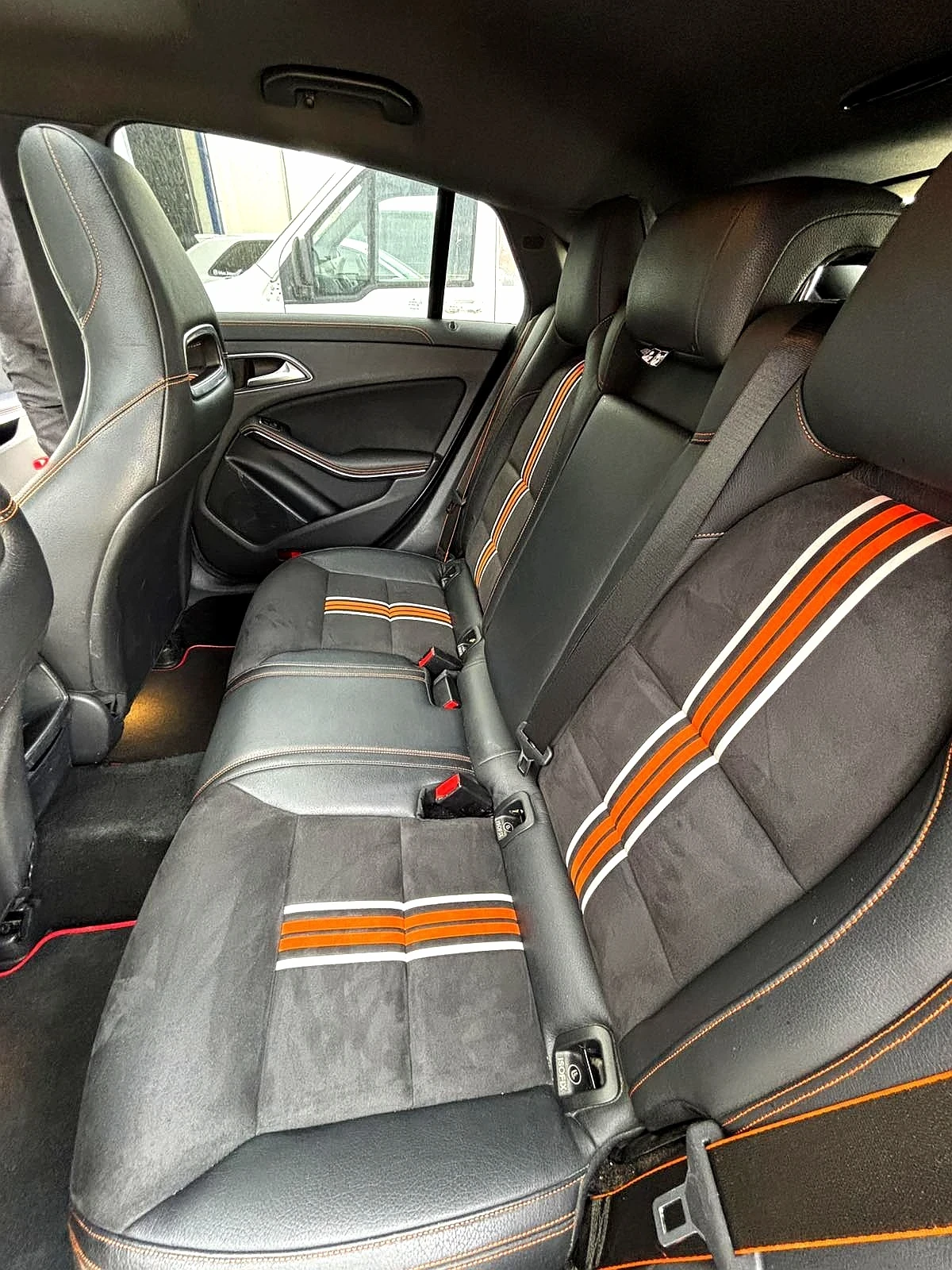 Mercedes-Benz 220 CLA 220d ORANGE ART EDITION 4 MATIC, Швейцария!, снимка 7 - Автомобили и джипове - 54223840