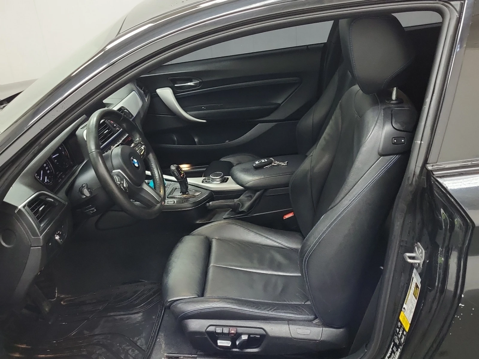 BMW 230 i xDrive Coupe, снимка 11 - Автомобили и джипове - 54427671