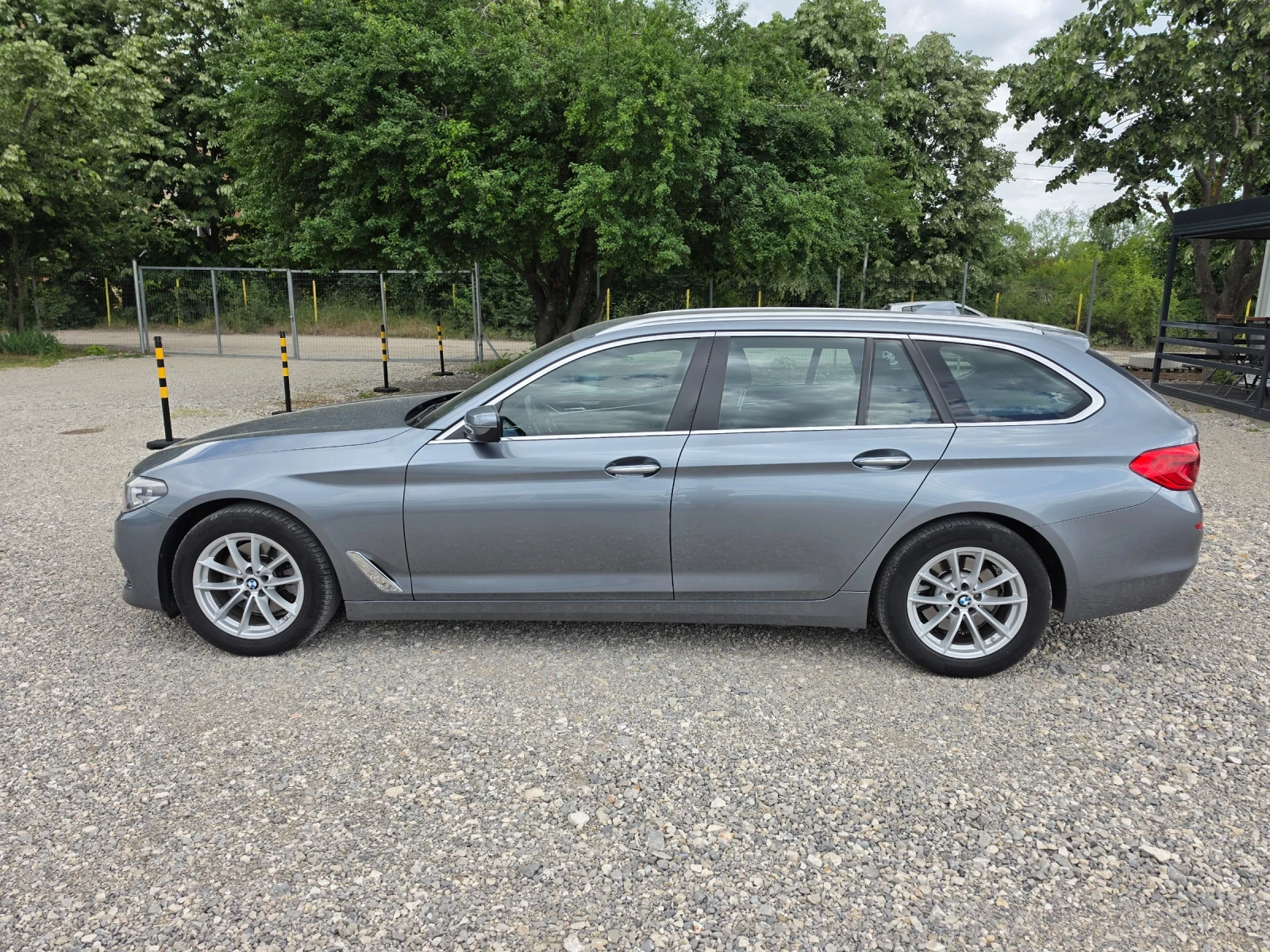 BMW 520 2.0d, снимка 3 - Автомобили и джипове - 54725157