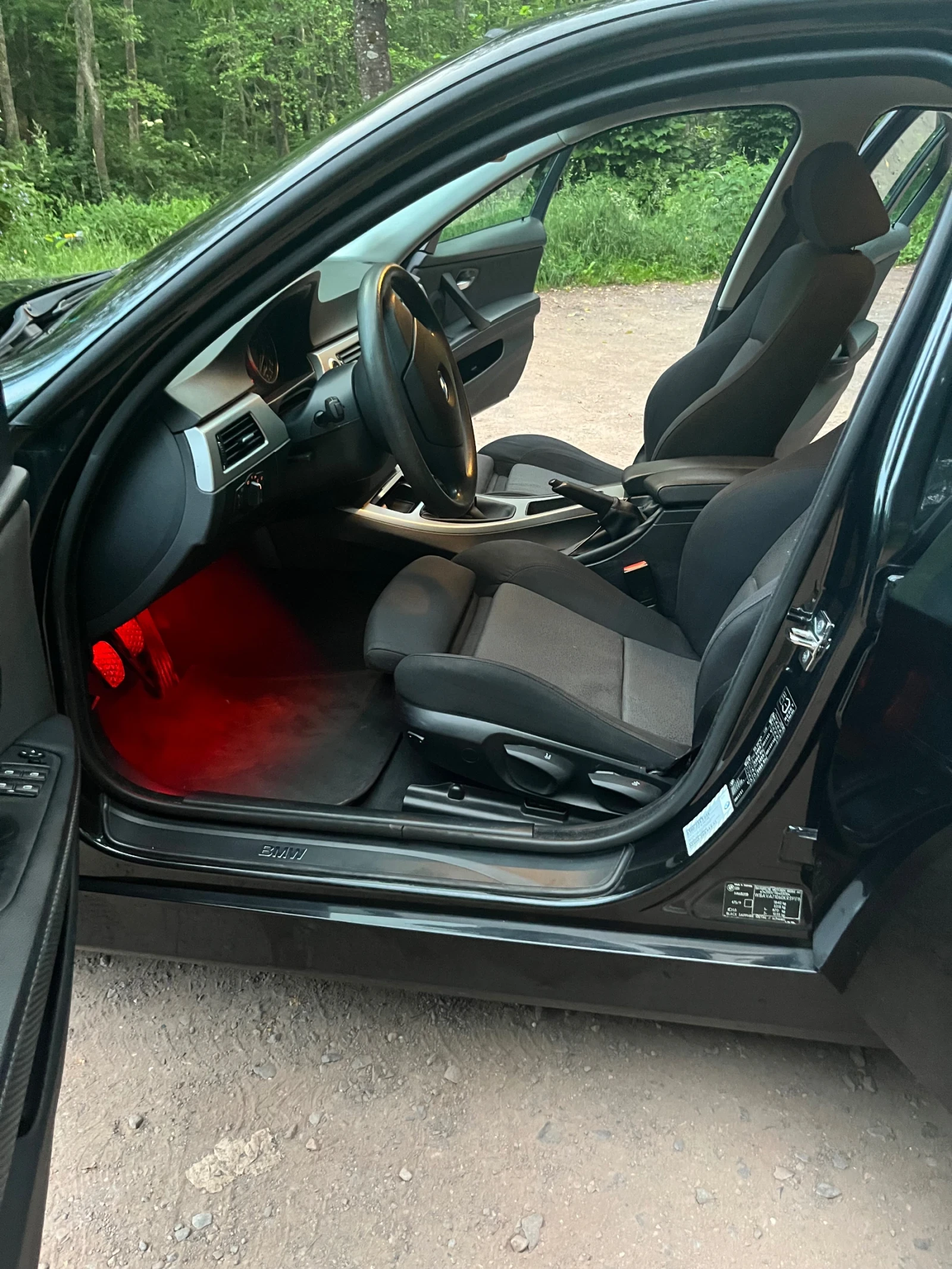 BMW 320 2.0i, снимка 6 - Автомобили и джипове - 54735646