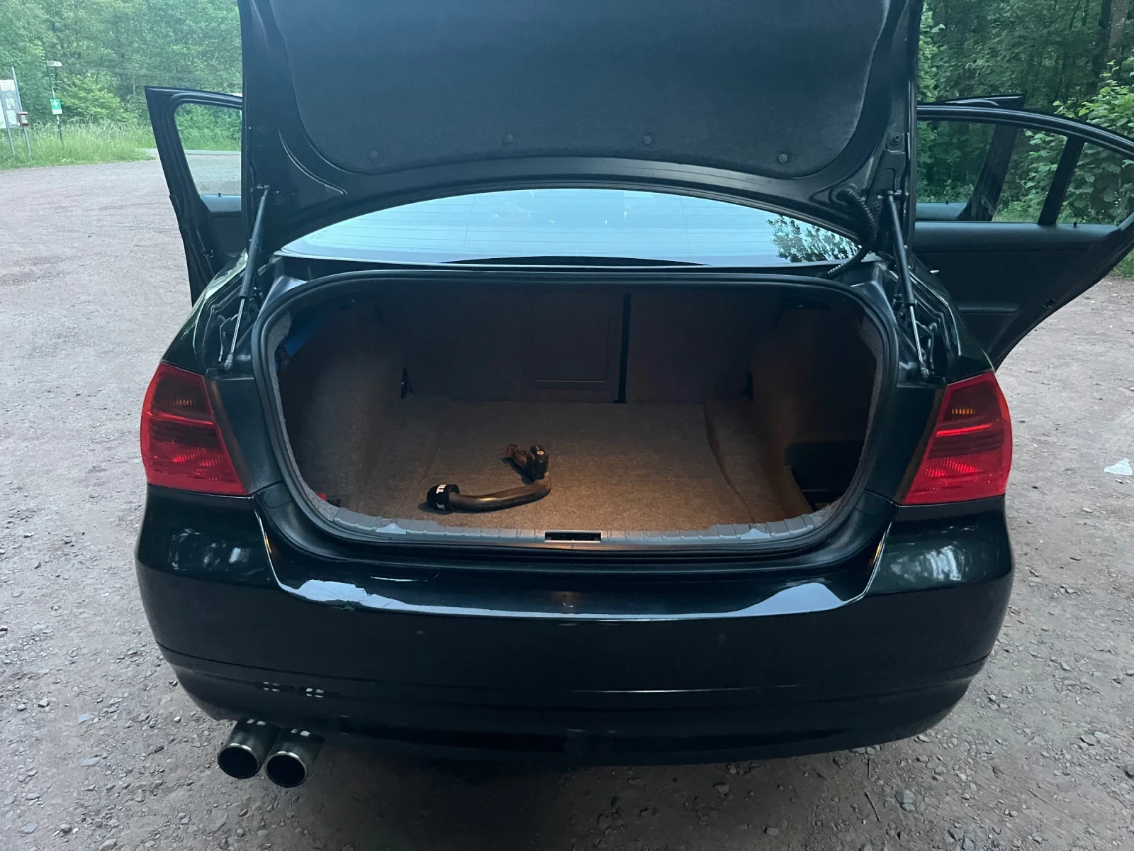 BMW 320 2.0i, снимка 11 - Автомобили и джипове - 54735646