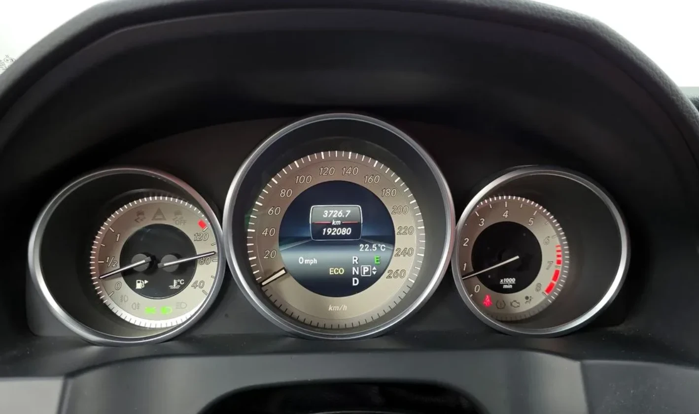 Mercedes-Benz E 250 AMG E63 FACE , снимка 12 - Автомобили и джипове - 54767478