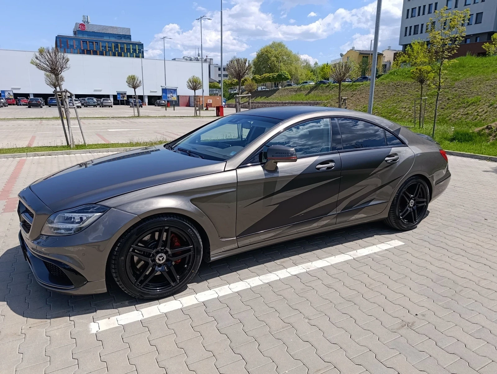Mercedes-Benz CLS 350 AMG | Вентилирани седалки | Ambient | CarPlay | LE, снимка 2 - Автомобили и джипове - 54987093