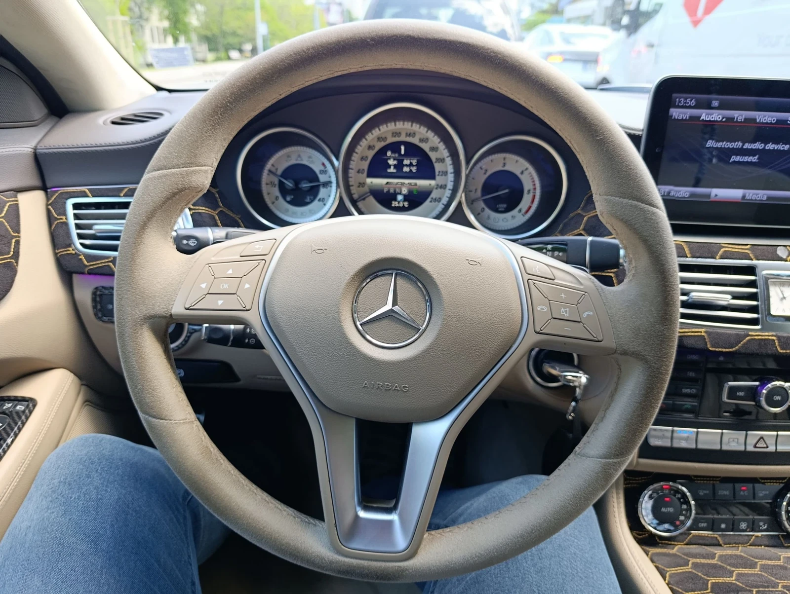 Mercedes-Benz CLS 350 AMG | Вентилирани седалки | Ambient | CarPlay | LE, снимка 9 - Автомобили и джипове - 54987093