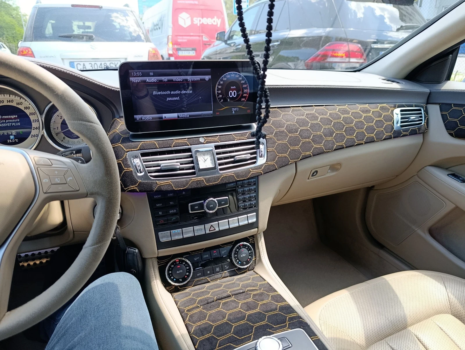 Mercedes-Benz CLS 350 AMG | Вентилирани седалки | Ambient | CarPlay | LE, снимка 10 - Автомобили и джипове - 54987093