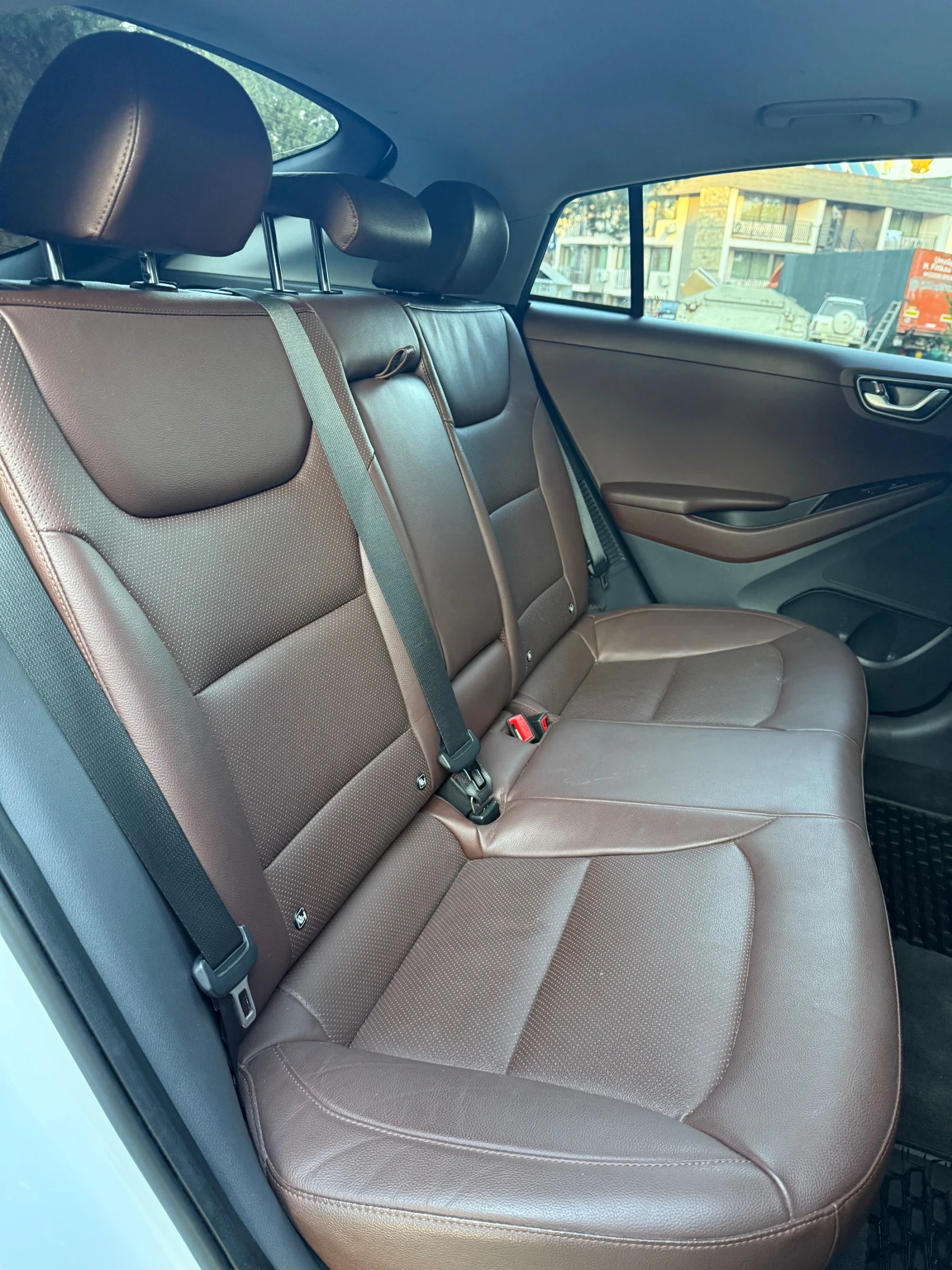 Hyundai Ioniq, снимка 11 - Автомобили и джипове - 55426620