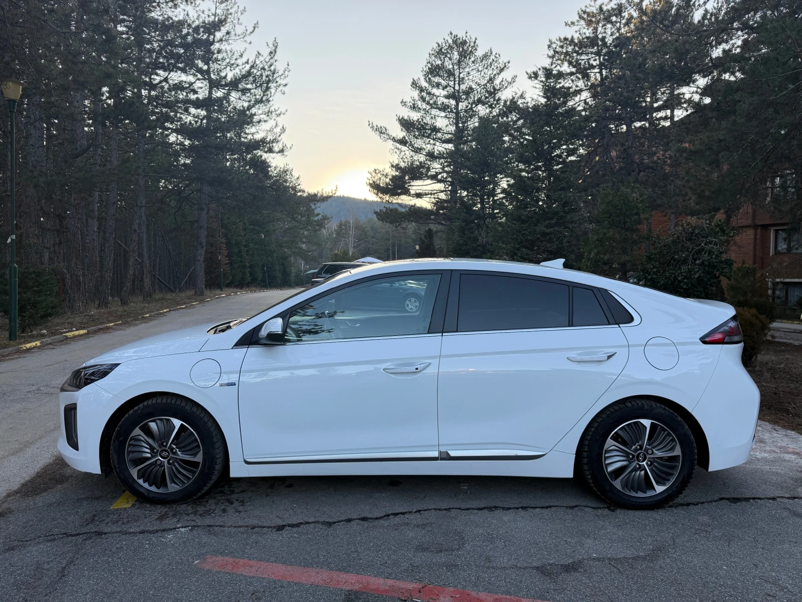 Hyundai Ioniq, снимка 5 - Автомобили и джипове - 55426620