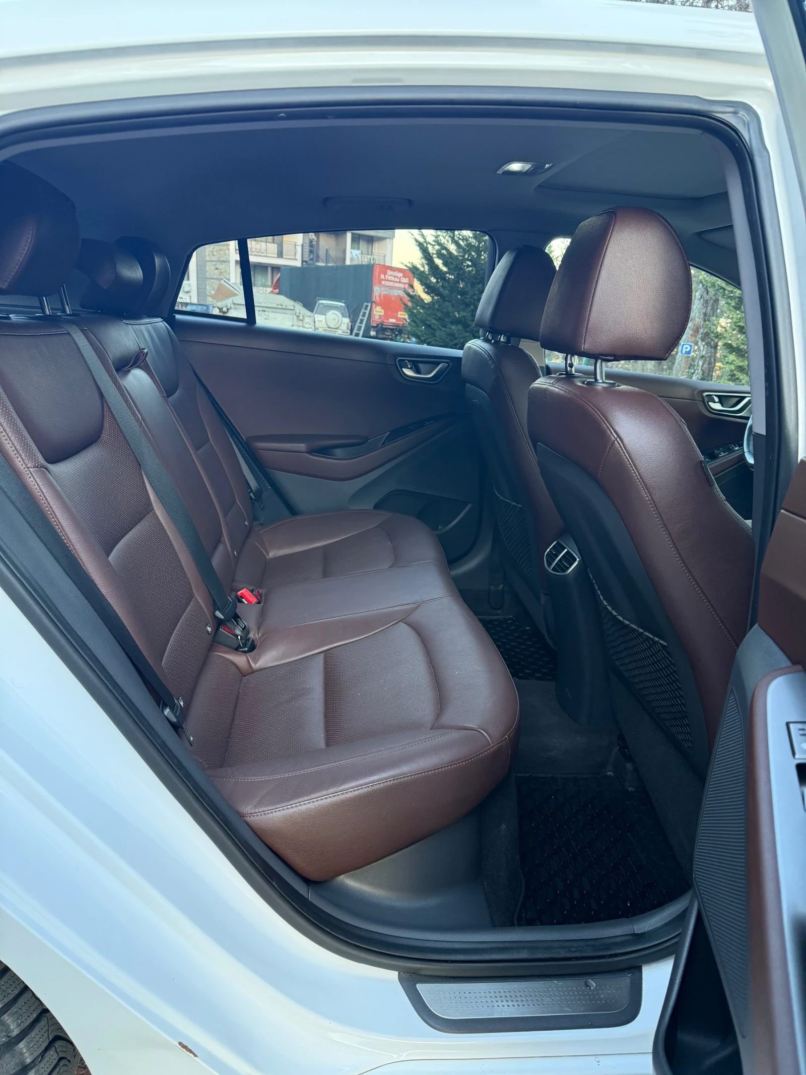 Hyundai Ioniq, снимка 10 - Автомобили и джипове - 55426620