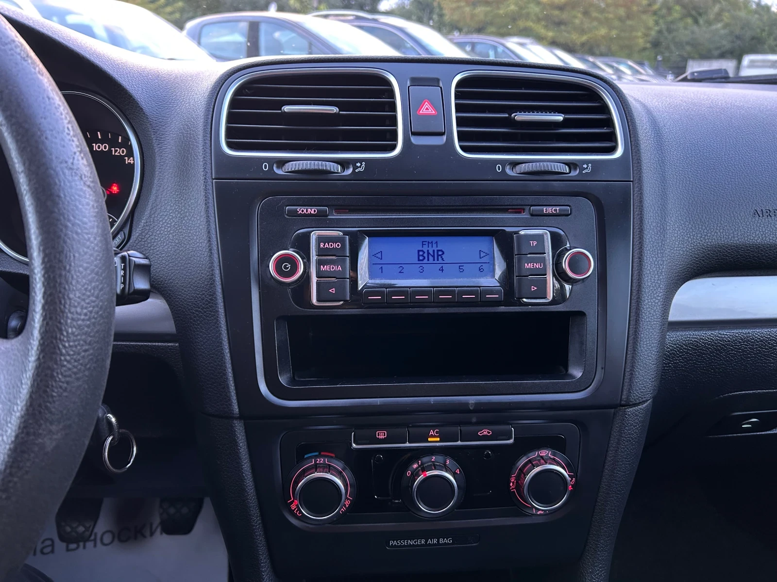 VW Golf VI 1.4 КЛИМАТРОНИК 80к.с, снимка 10 - Автомобили и джипове - 56074892
