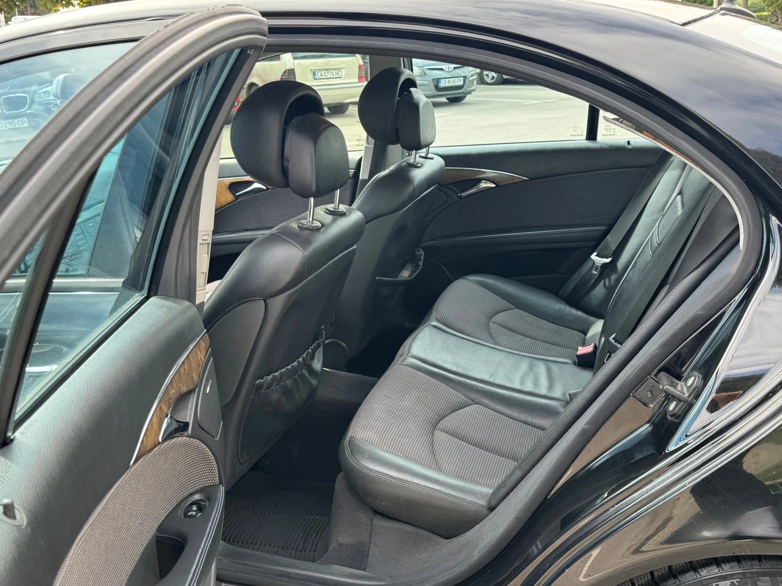 Mercedes-Benz E 220 CDI, снимка 8 - Автомобили и джипове - 56227472