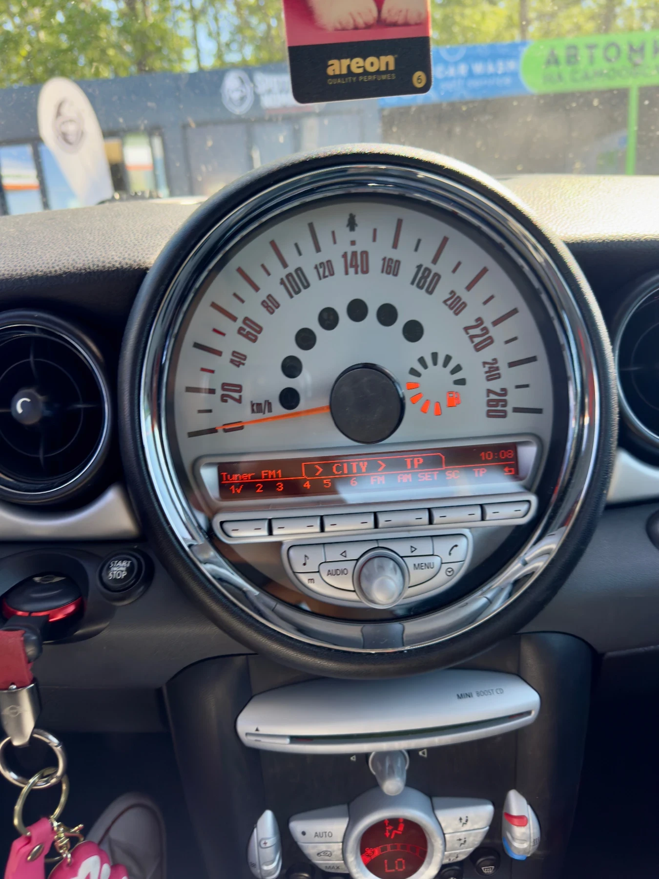 Mini One 1.4 бензин, снимка 9 - Автомобили и джипове - 56242156