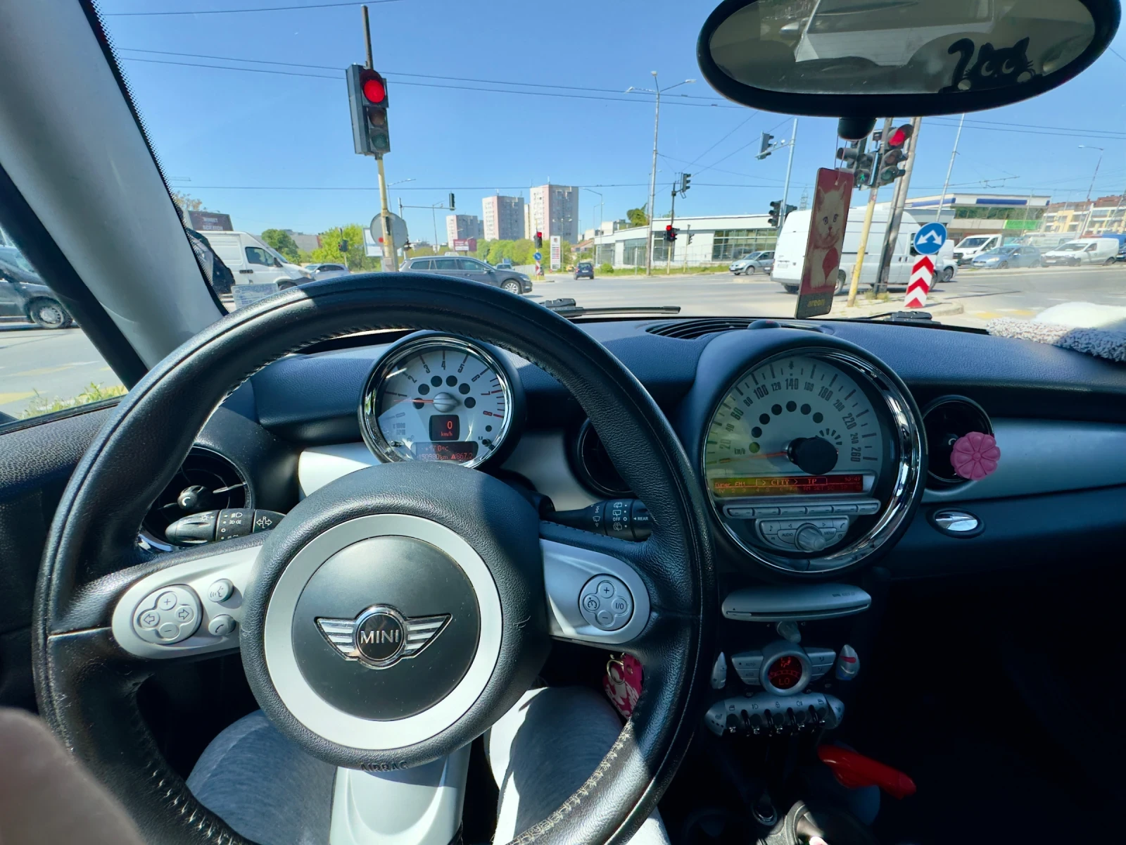 Mini One 1.4 бензин, снимка 11 - Автомобили и джипове - 56242156