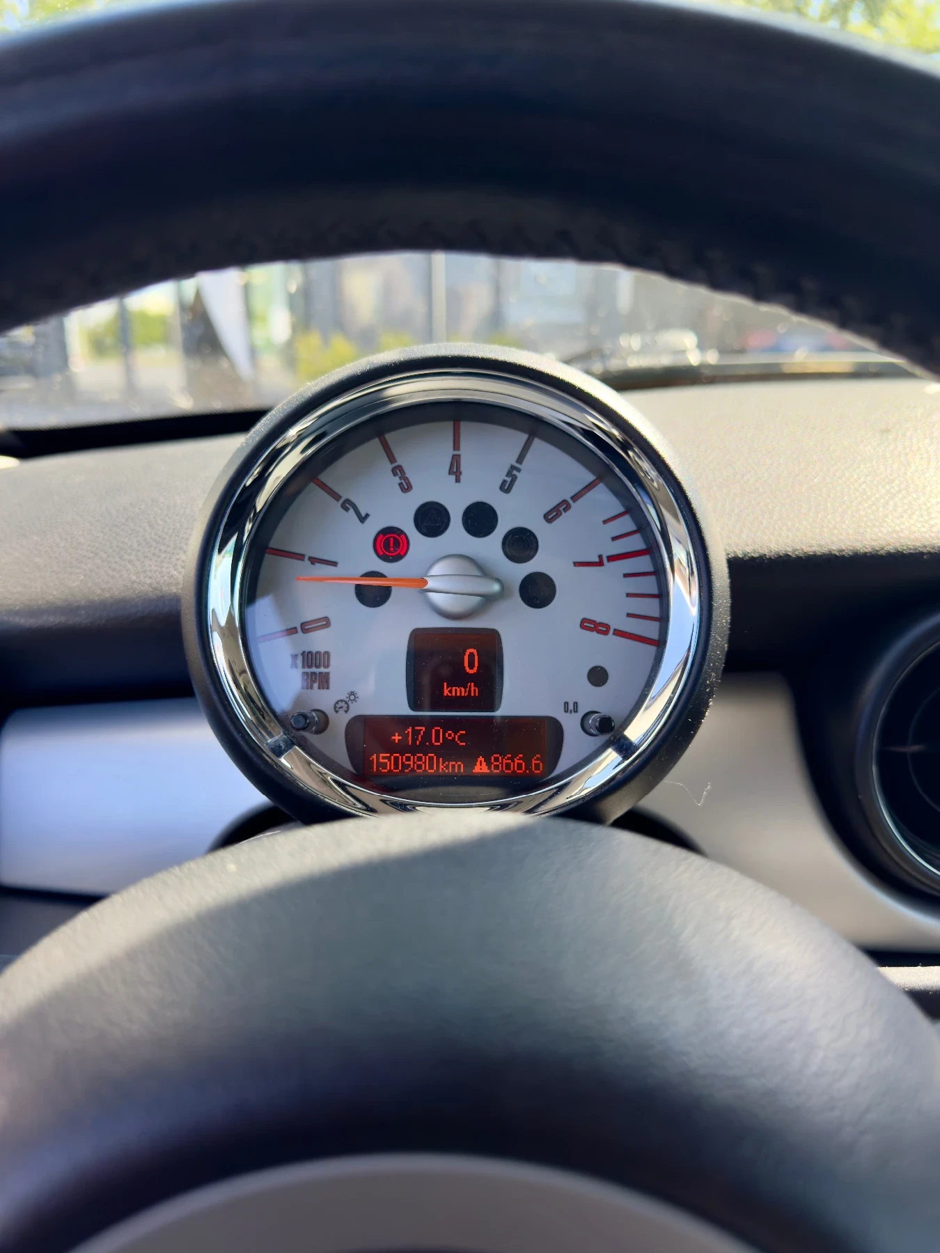 Mini One 1.4 бензин, снимка 10 - Автомобили и джипове - 56242156