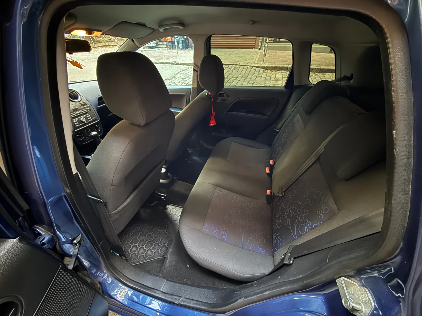 Ford Fiesta 1.4, снимка 9 - Автомобили и джипове - 56442507