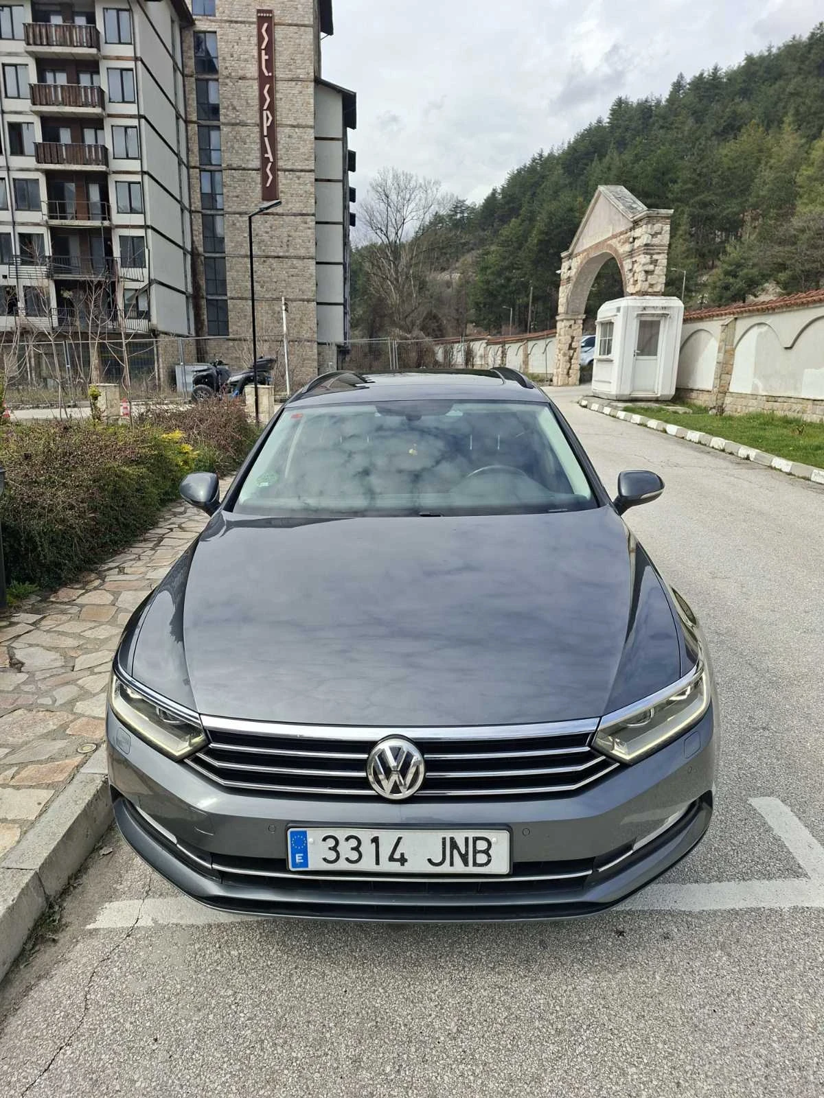 VW Passat LED, регистриран, снимка 3 - Автомобили и джипове - 56619903