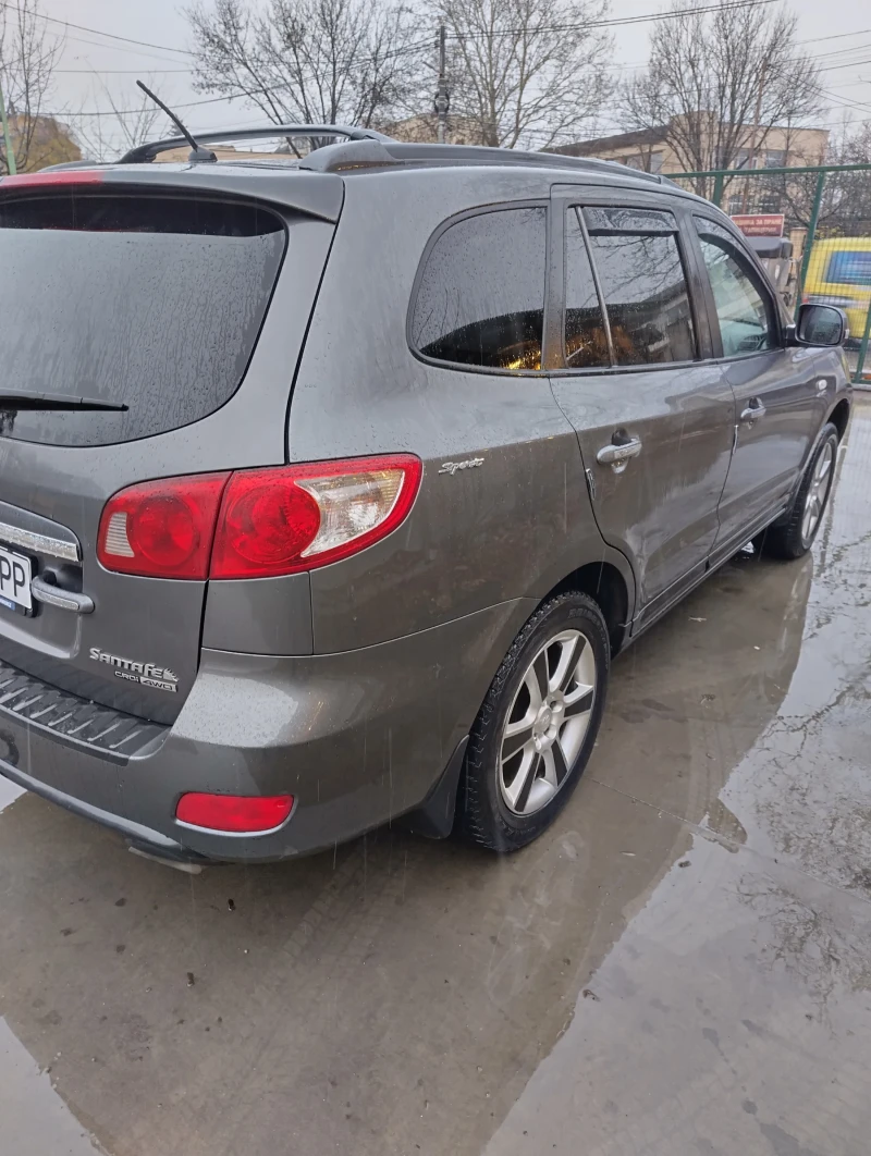 Hyundai Santa fe 2.2НАВИ4х4АВТОМАТ7места, снимка 8 - Автомобили и джипове - 48156937