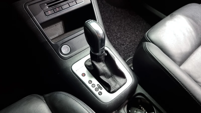 VW Tiguan 2.0TDI COMFORT autogeorge.com, снимка 8 - Автомобили и джипове - 51937276