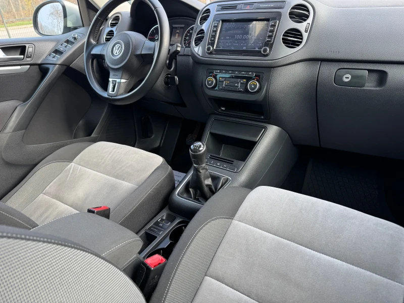 VW Tiguan * 2.0TDI* FACE* LED* NAVI* , снимка 9 - Автомобили и джипове - 52787337