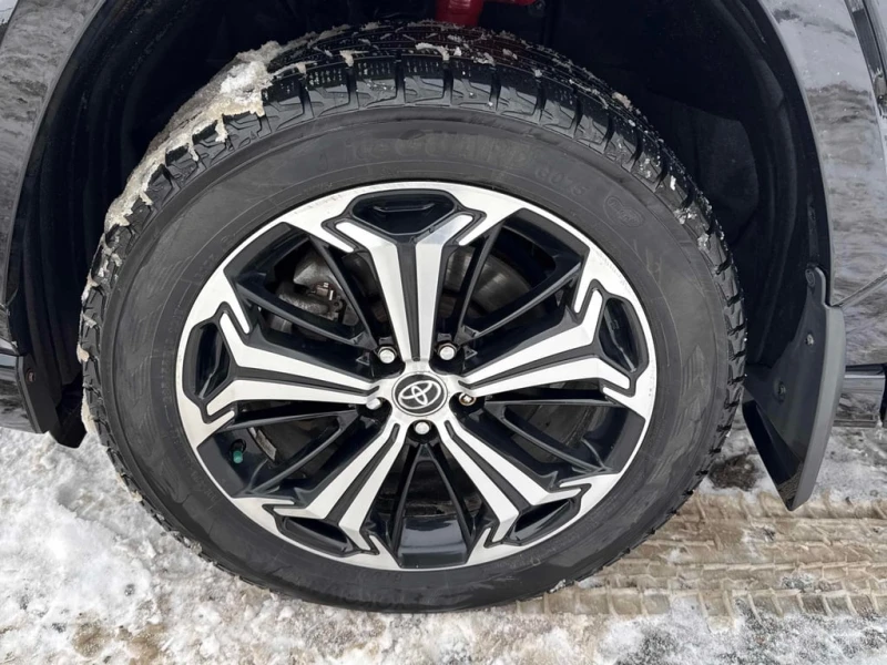 Toyota Rav4 * XSE * CARFAX * БЕЗ ПЪРВОНАЧАЛНА ВНОСКА, снимка 11 - Автомобили и джипове - 52876605