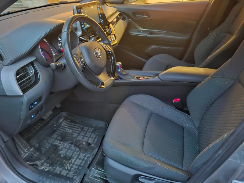 Toyota C-HR Бензин, снимка 5 - Автомобили и джипове - 53396476
